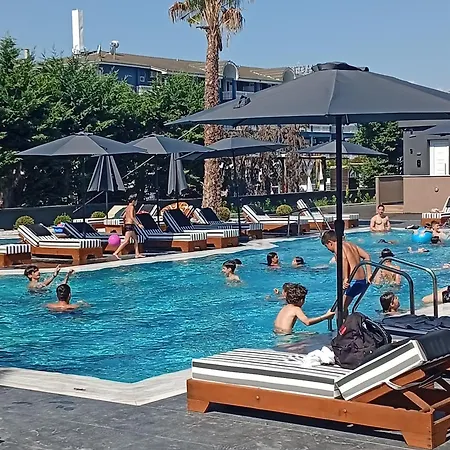 Olympiada 102 Ivana شقة